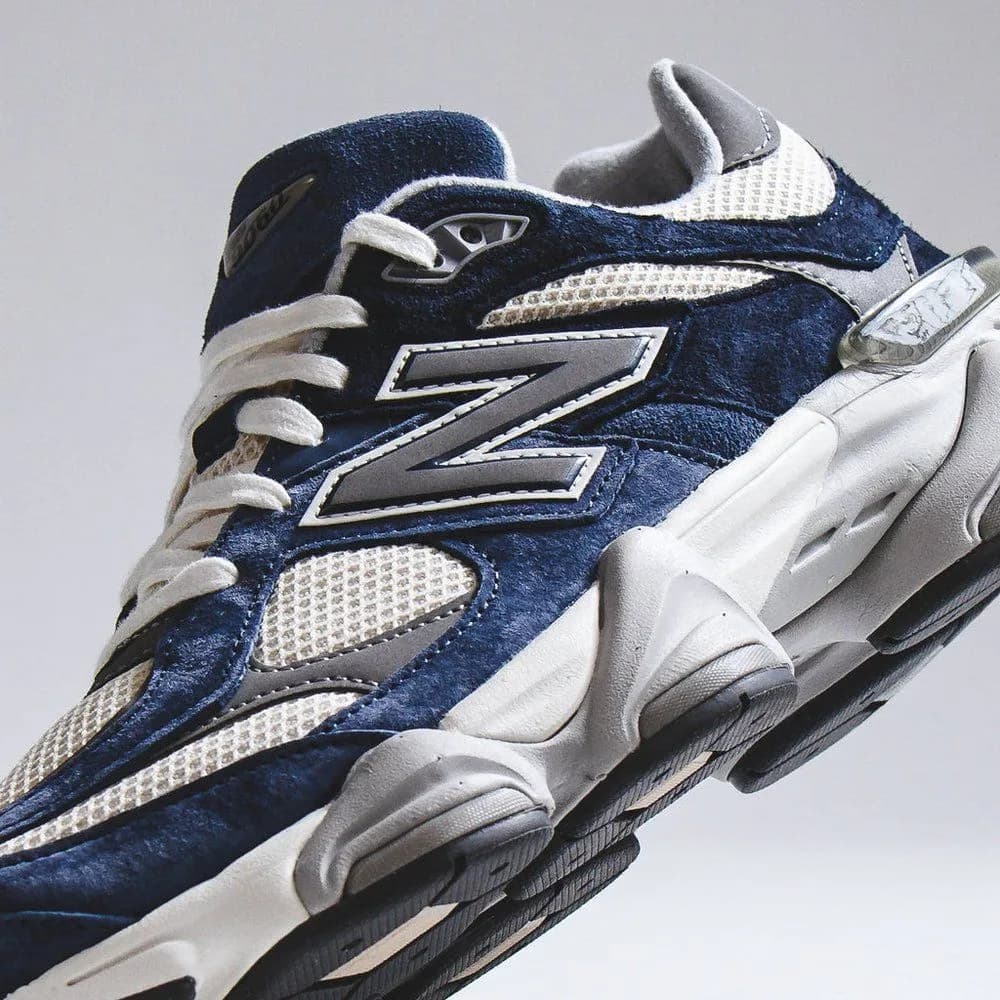 NEW BALANCE 9060 BLUE AND WHITE 
