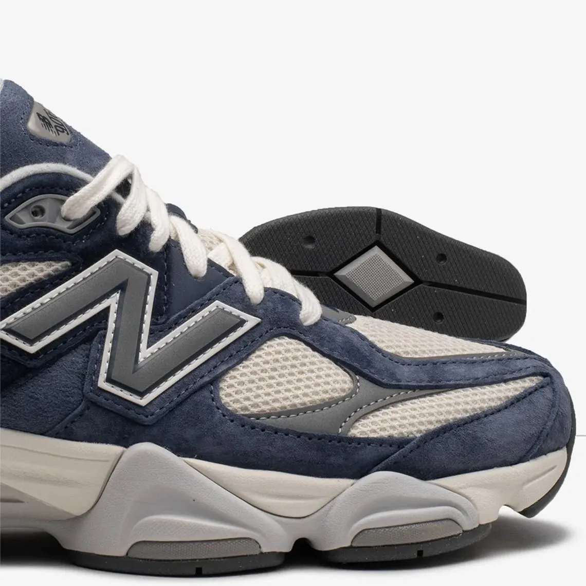 NEW BALANCE 9060 BLUE AND WHITE 