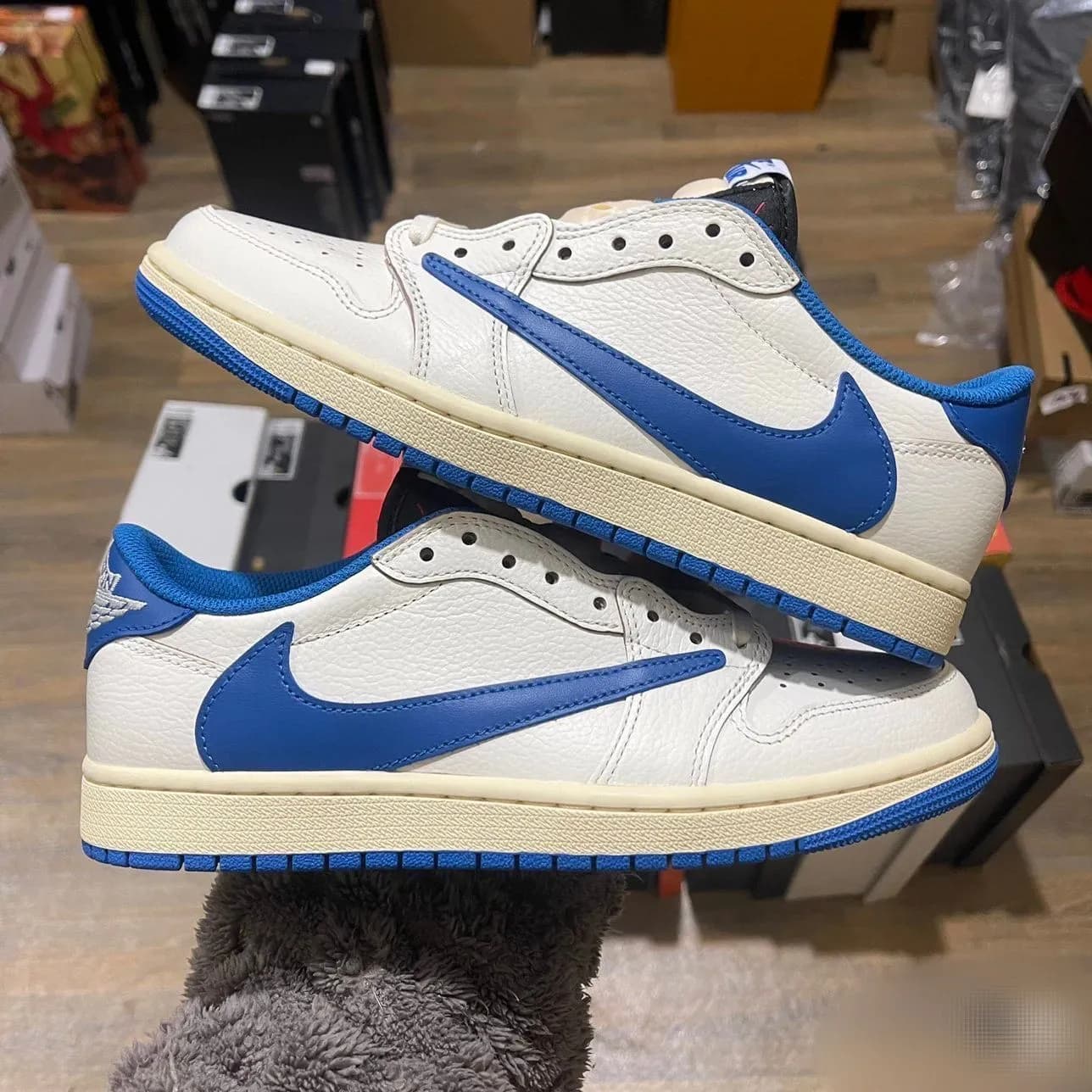 Travis scott x fragment x air Jordan 1 