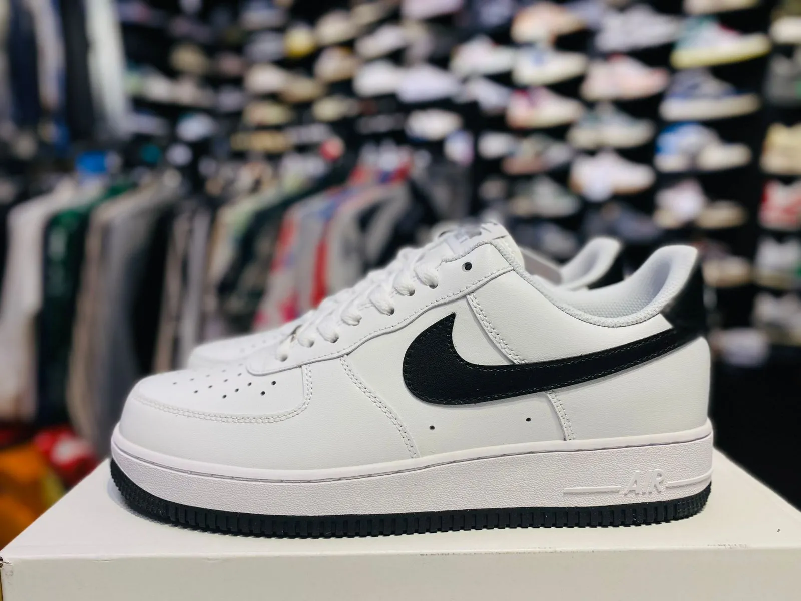 Nike Air Force 1 'Black & White'