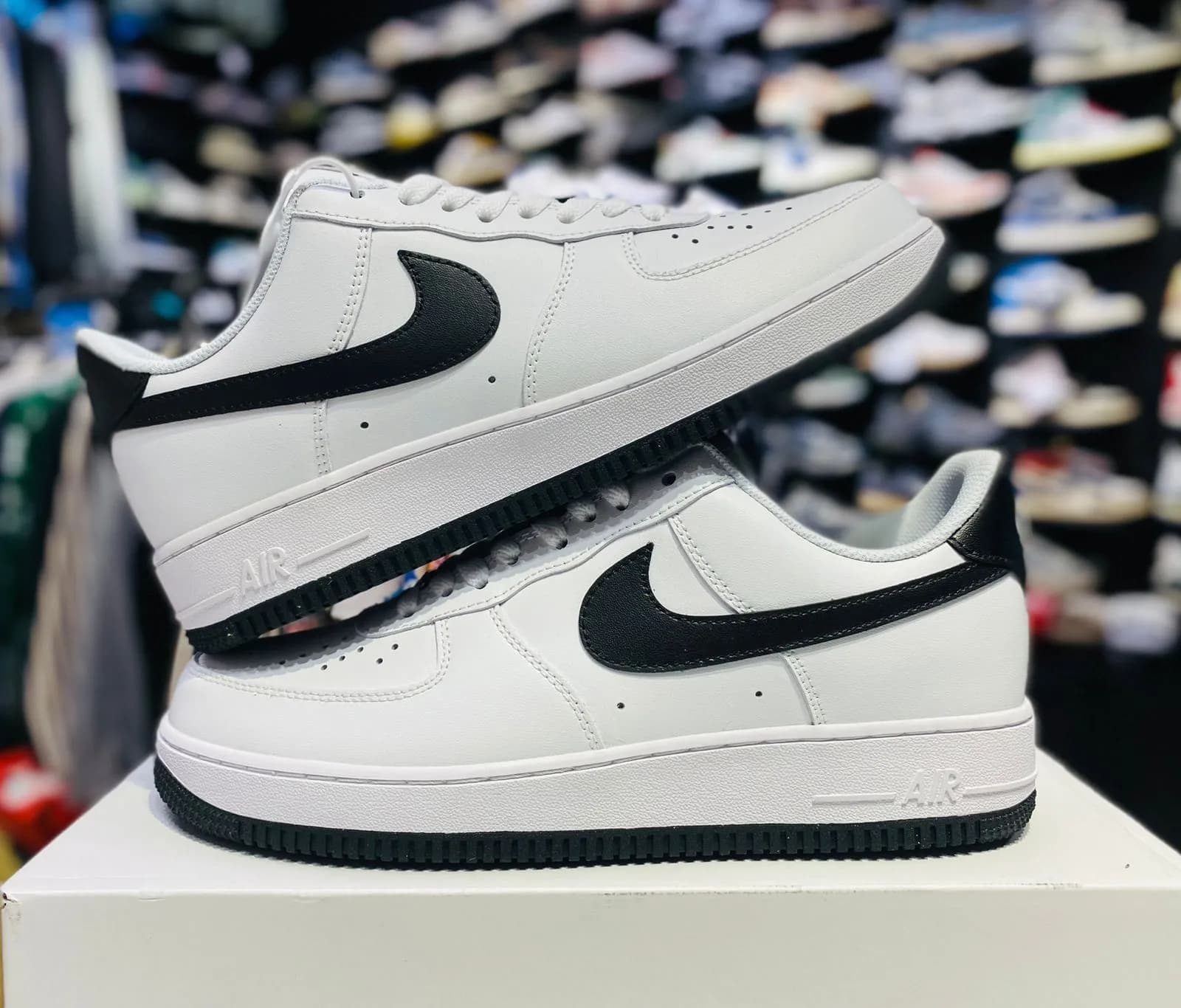 Nike Air Force 1 'Black & White'