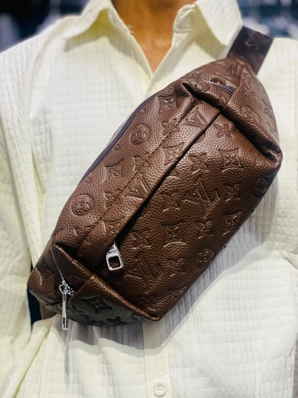 fanny bags lv chocolate 