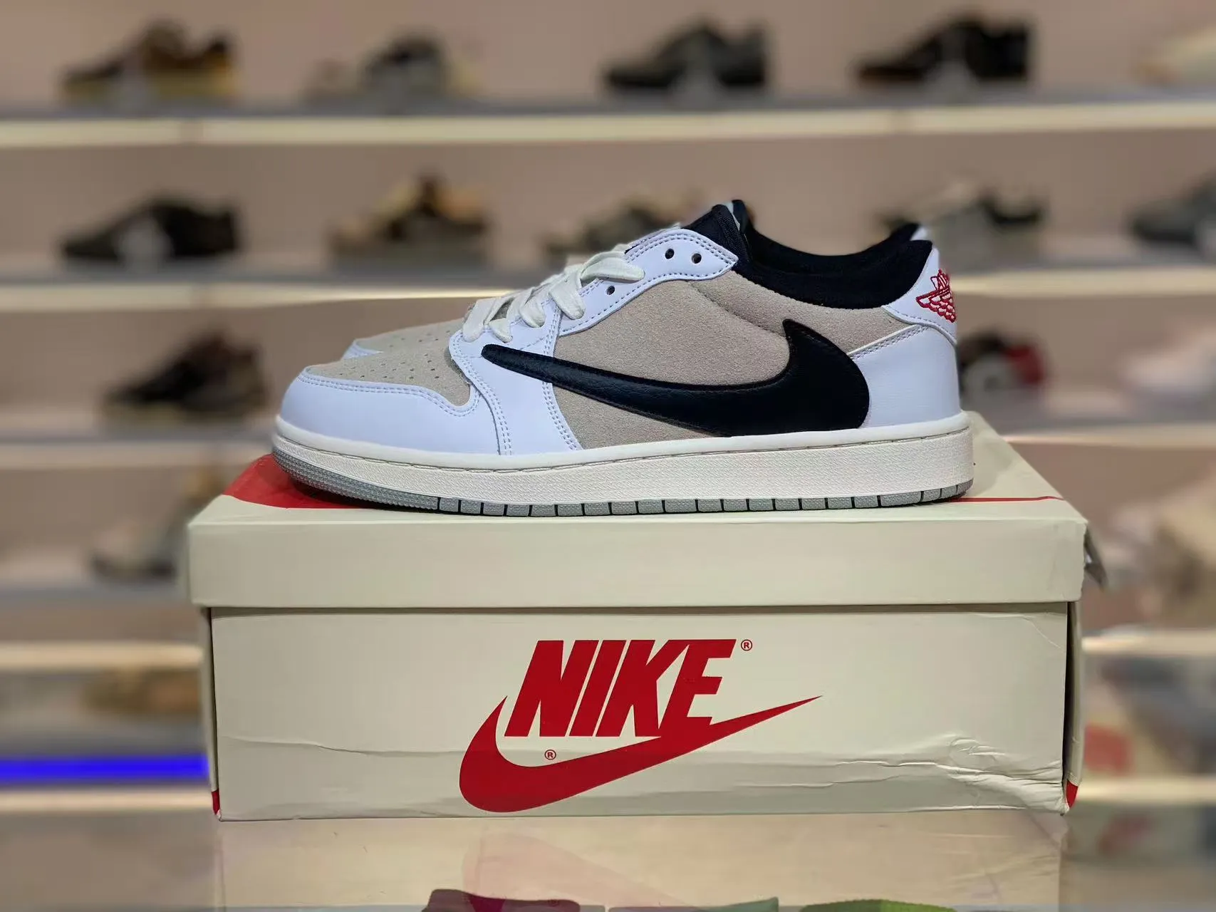 Air Jordan 1 Retro Low OG x Travis Scott 'Medium Olive