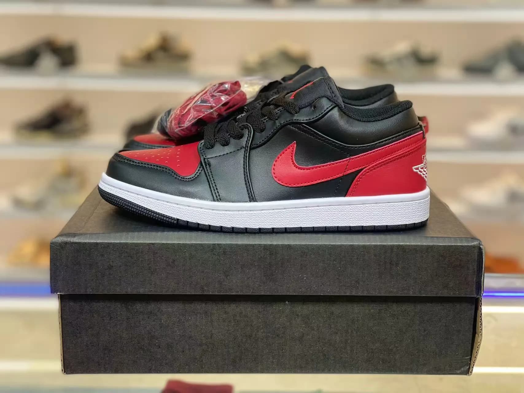  Air Jordan 1 Low 'Bred Toe'