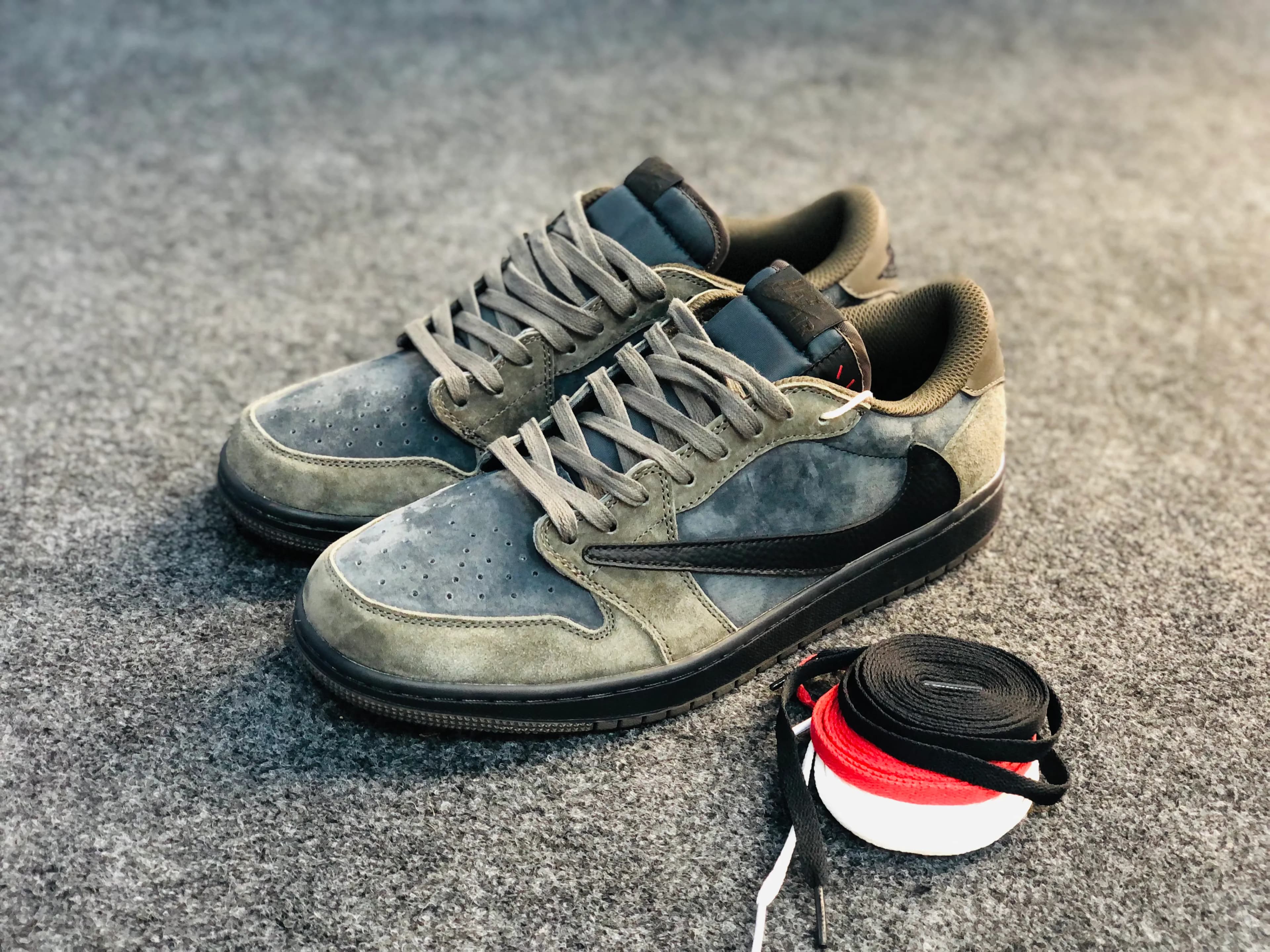 Air Jordan 1 Low x Travis Scott 'Velvet Earth' (Dual Set)