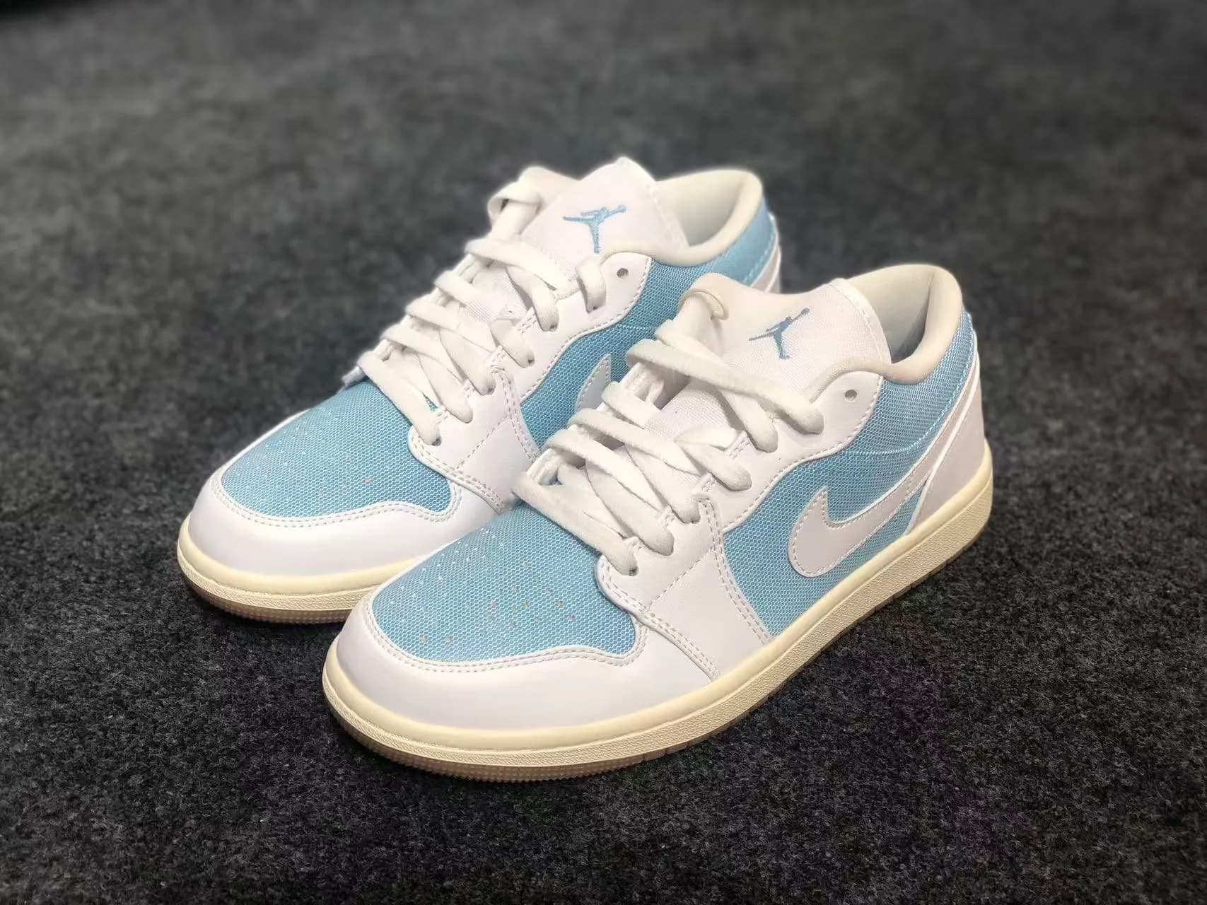 Air Jordan 1 Low SE "Denim Worn Blue
