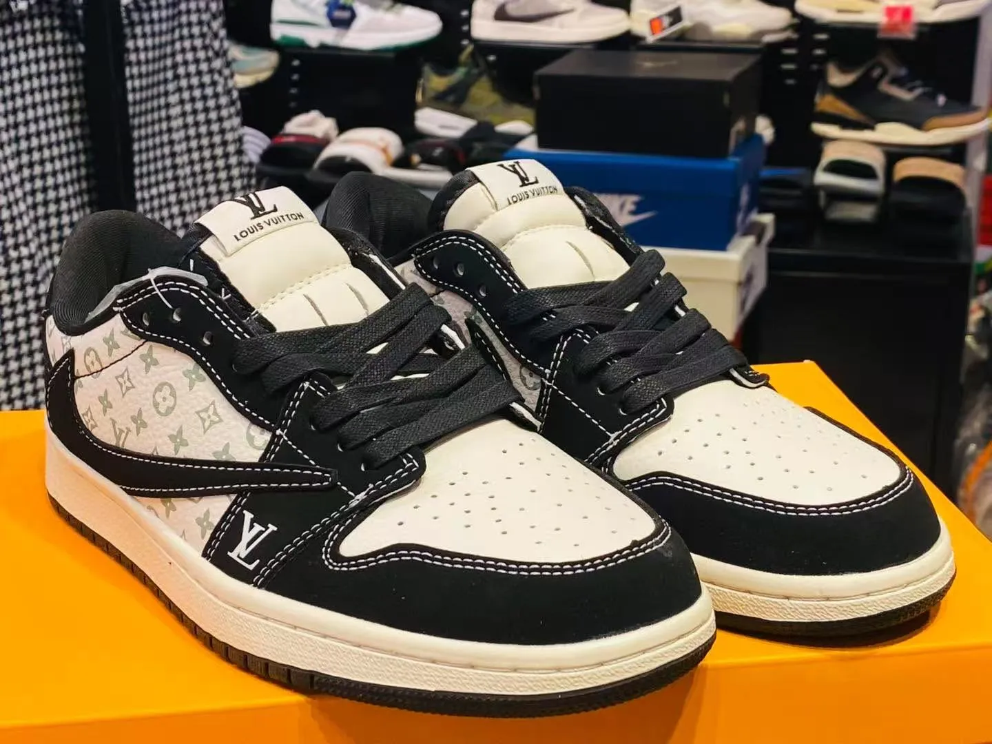 Air Jordan 1 Low x Travis Scott x Louis Vuitton 'Monogram Panda'