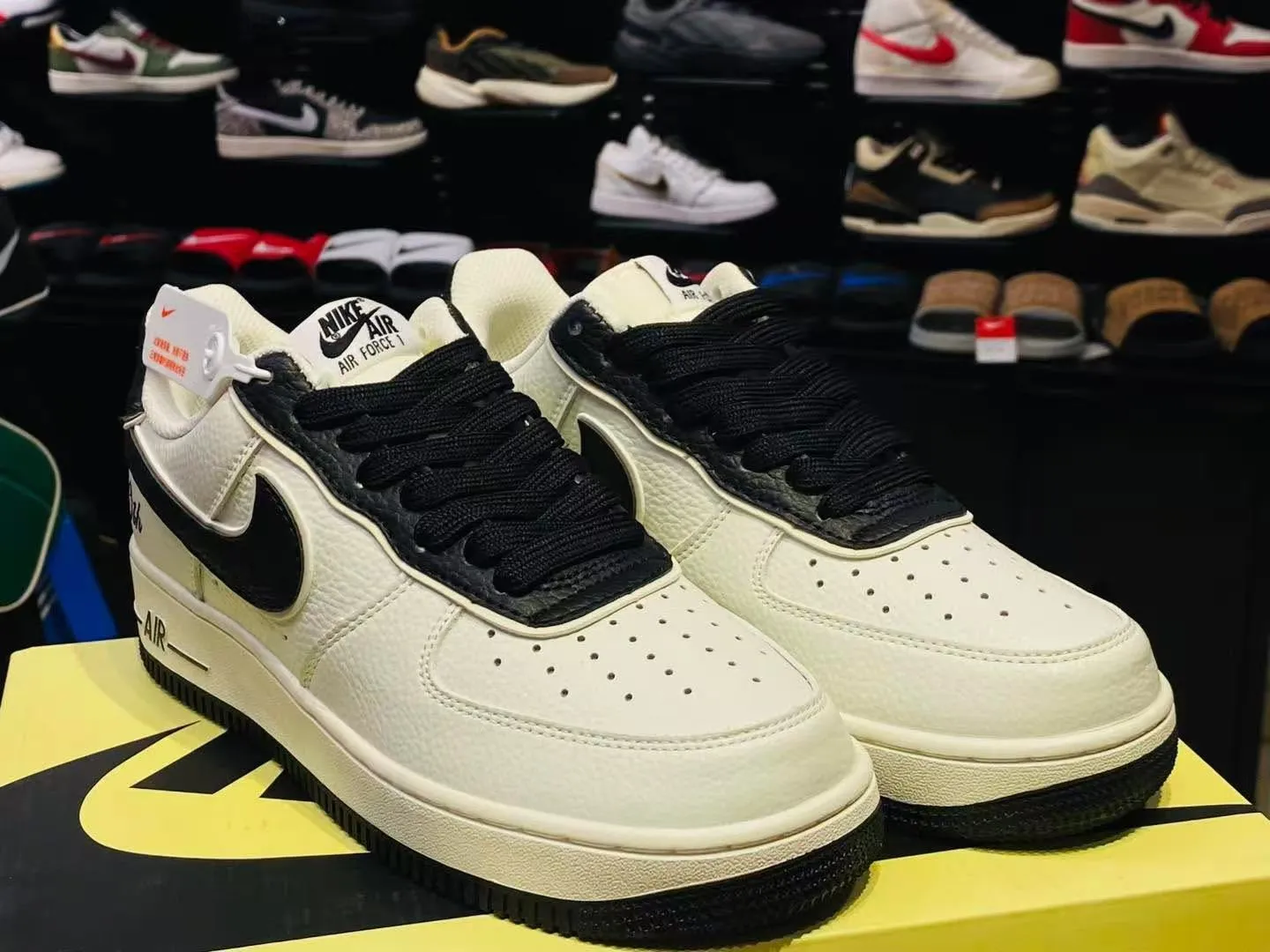 Nike Air Force 1 Low '07 "40th Anniversary" Edition — Sail / Black