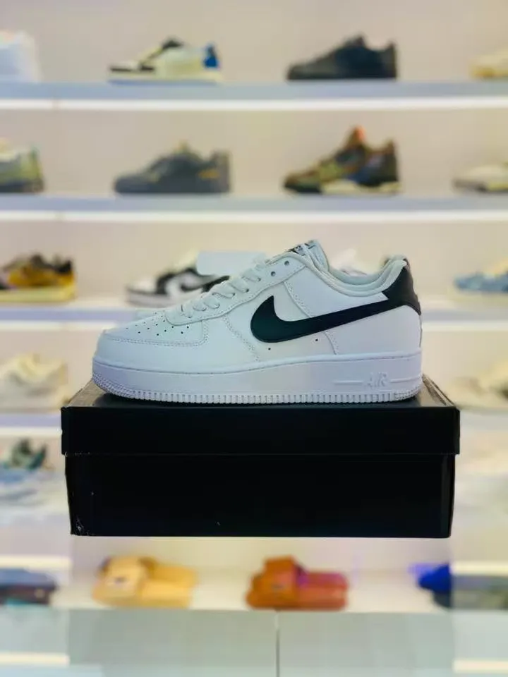 Nike Air Force 1 Low '07 White/Black Leather Sneaker