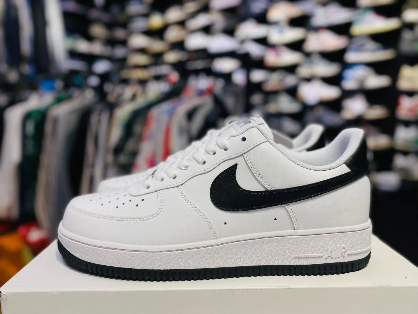Nike Air Force 1 '07 "White / Black"